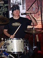 Ritchie B.B. am Schlagzeug